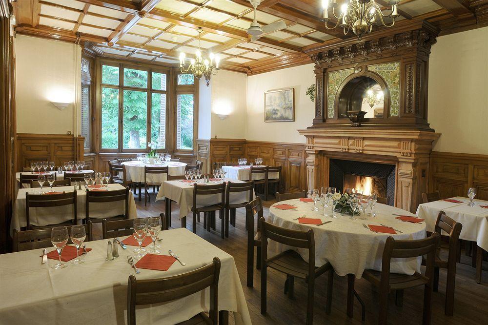 Domaine des Cèdres - Logis Hôtel, Résidence, Gîtes et Insolites Villebois Extérieur photo