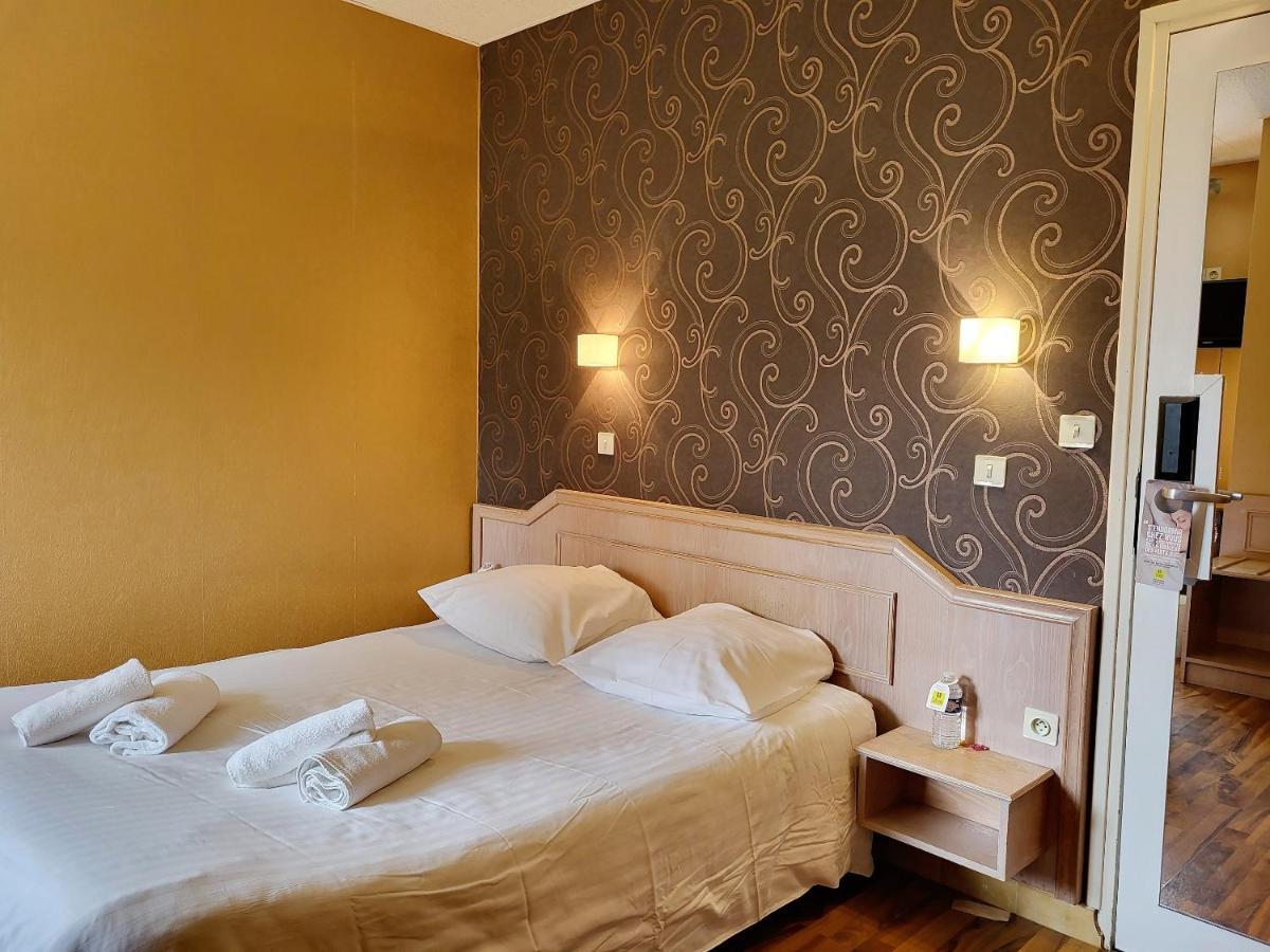 Domaine des Cèdres - Logis Hôtel, Résidence, Gîtes et Insolites Villebois Extérieur photo