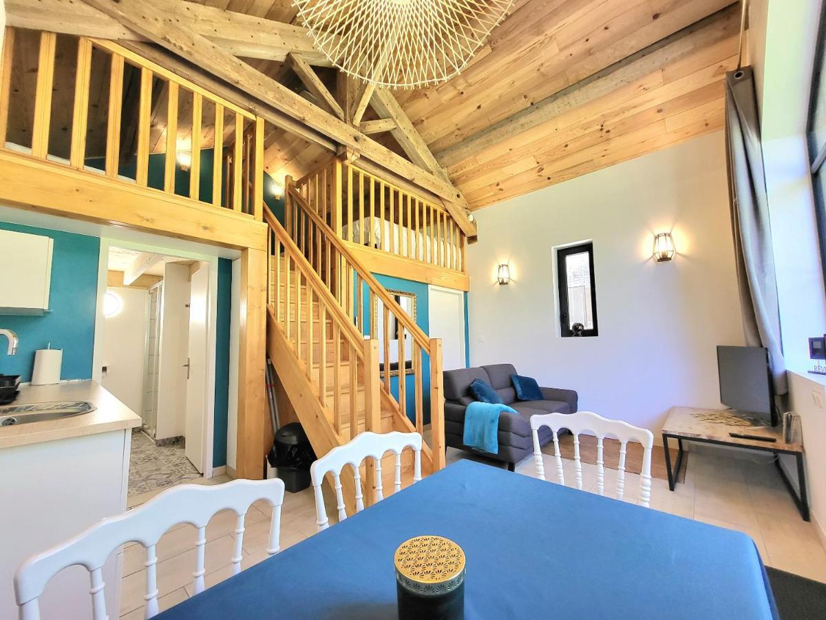 Domaine des Cèdres - Logis Hôtel, Résidence, Gîtes et Insolites Villebois Extérieur photo