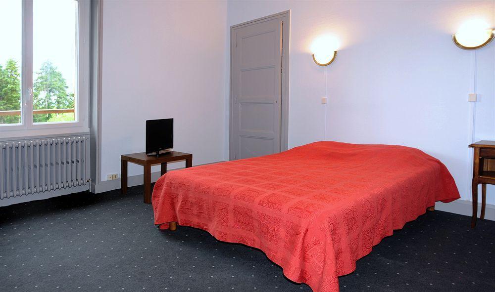 Domaine des Cèdres - Logis Hôtel, Résidence, Gîtes et Insolites Villebois Extérieur photo